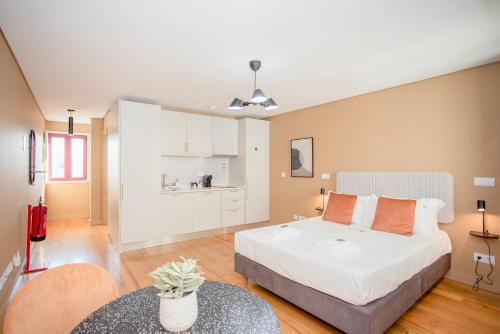 Liiiving in Porto - Historic Clérigos Apartments