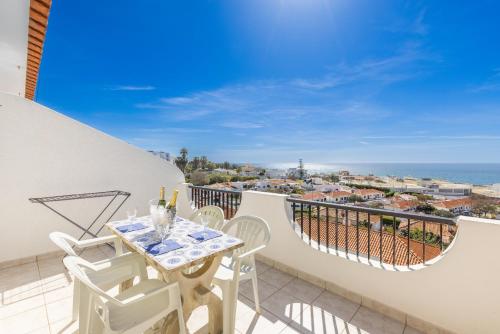 Oceanview Apartment A by Sequeira