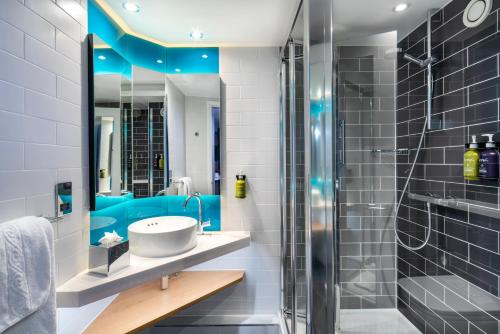 Standard Twin Room with Free Hot Breakfast
