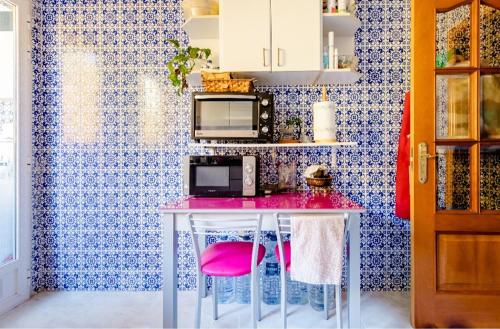 Alquilo habitación doble con aire acondicionado, nevera y baño privado