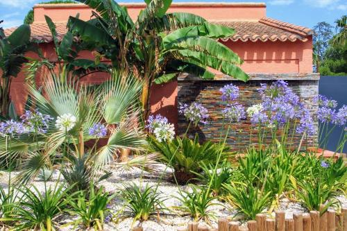 Zahrada ubytování Camping Del Mar 10, Mobil home Petit Paradis, 6 personnes, Bord de mer, Camping Del Mar Village