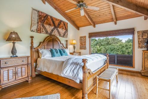 Postel nebo postele na pokoji v ubytování Princeville's Own Paradise