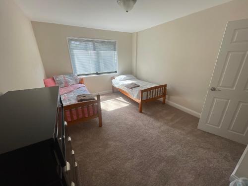 Spacious 2 bedroom in Chevy chase – Photos 4