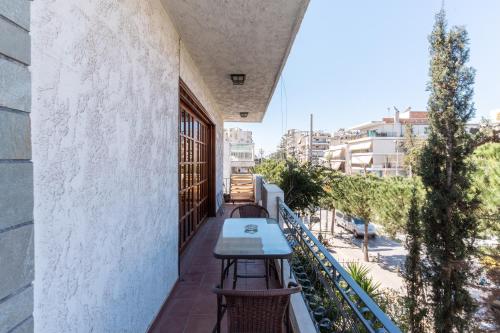 AIOLOS LUXURY alimos center Suite II near the sea