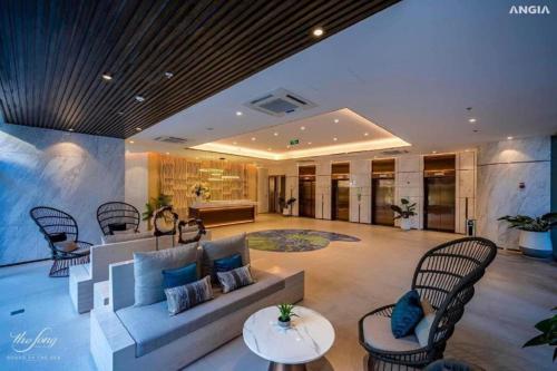 Гостиная зона в MeoMeo Homestay - The Sóng Apartment