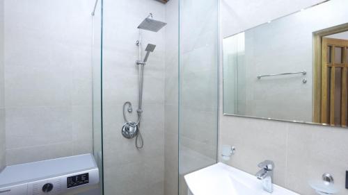 Bilik mandi di Stay Inn Apartments on Abovyan 36