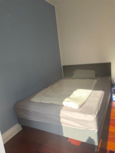 Ένα ή περισσότερα κρεβάτια σε δωμάτιο στο Schöne ruhige Wohnung zentral gelegen!