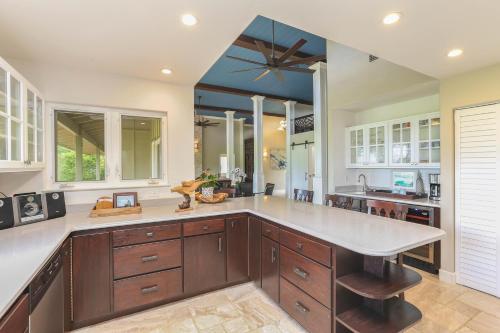 Dapur atau dapur kecil di Half Moon Hana
