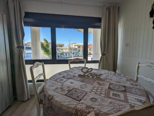 Sol-y-Days Port Royal, Grand studio 4 couchages bien équipé en Centre Ville