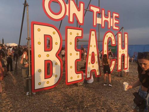 Poets Rest, free parking, EV socket fees apply walk to beach photo 21