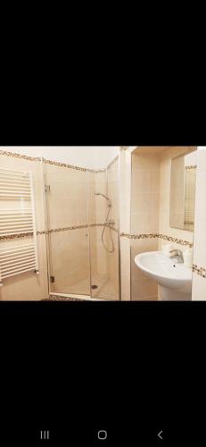 Ένα μπάνιο στο B&B L'Antico Ortale