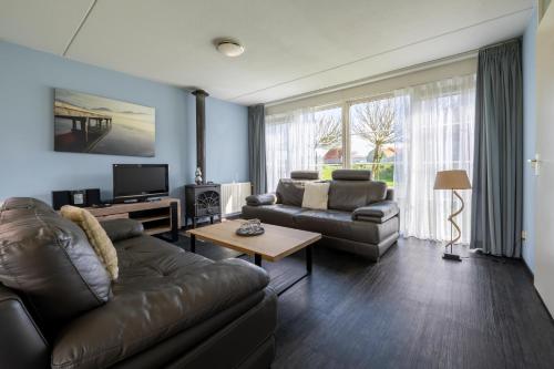 Televisyen dan/atau pusat hiburan di Antibes 280 - Kustpark Village Scaldia