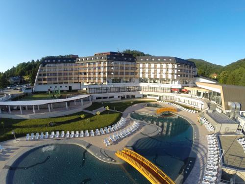 an aerial view of a large building with a courtyard at Hotel Kardial in Teslić