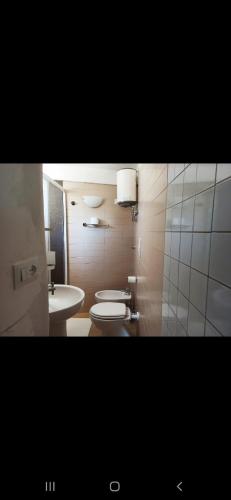 Ένα μπάνιο στο B&B L'Antico Ortale