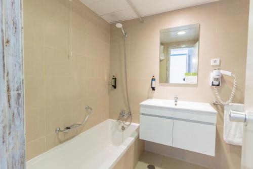 Koupelna v ubytování Vila Baleira Suites