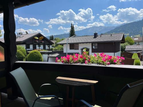 ホテルから撮影された、または一般的な山の景色