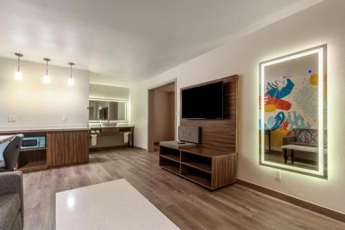 Signature Inn Houston Galleria Image