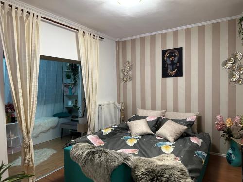 Ultracentral Studio Cherry Piata Amzei