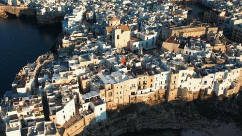 an aerial view of a city with white buildings at Malù Bed&Breakfast in Polignano a Mare