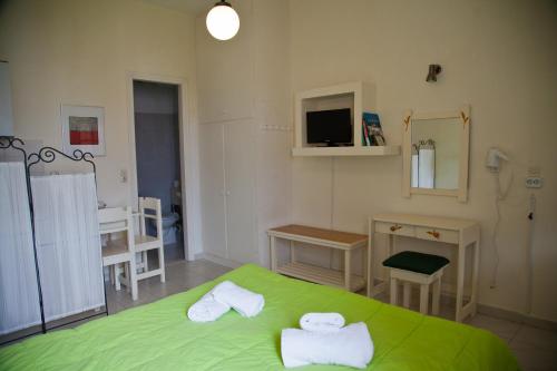Gallery image of Theo Studios & Apartments in Spetses