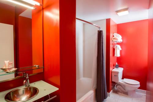 Hotel Max Image