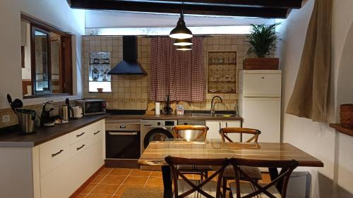 Η κουζίνα ή μικρή κουζίνα στο Casa Isabel 2