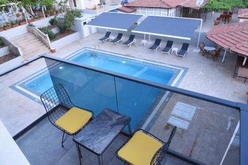 Výhled na bazén z ubytování Besa Apartments nebo okolí