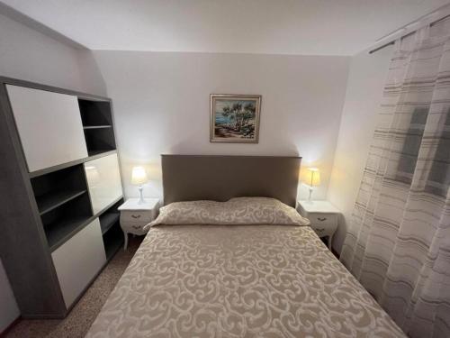 Apartments with parking space Mavarstica, Ciovo - 8439