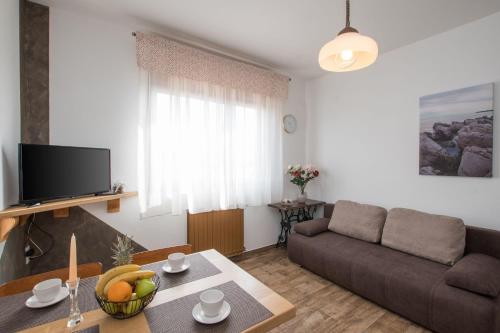 Apartments with parking space Umag - 21070