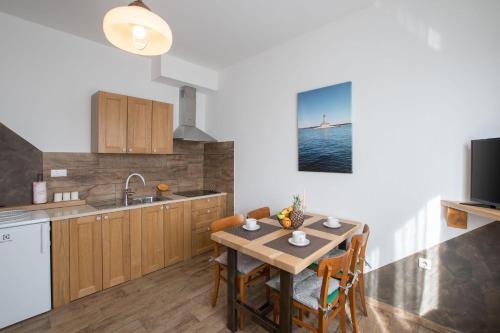 Apartments with parking space Umag - 21070