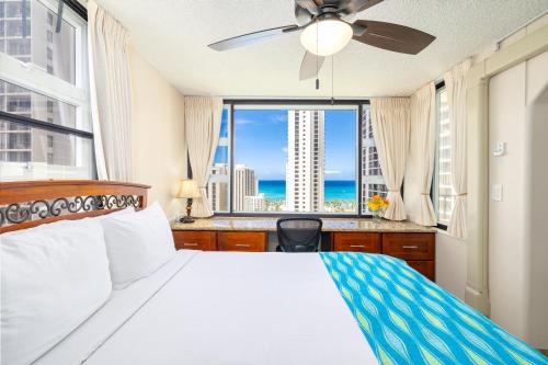 Beautiful Ocean View, Split AC, 1 Block to Beach and Parking_2