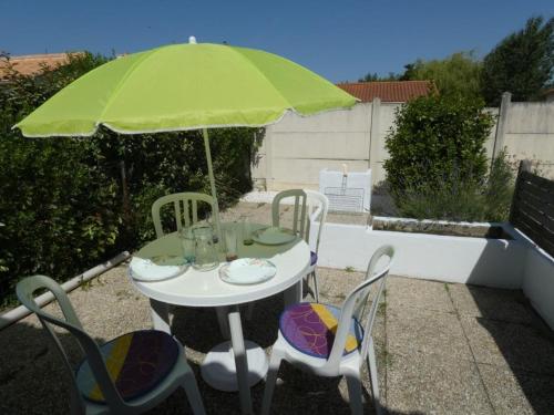 Charmante maison avec mezzanine, terrasse et piscine, proche plage - 4 pers. - FR-1-540-167