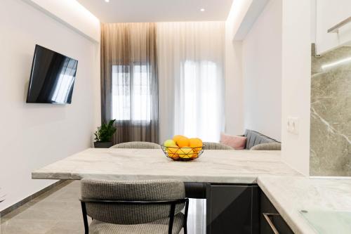 Larissa Railway &Metro station apartment