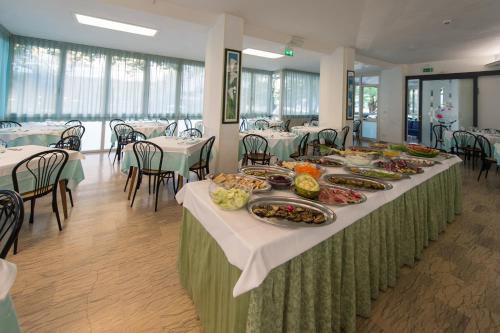 Gallery image of Hotel Pacific in Rimini