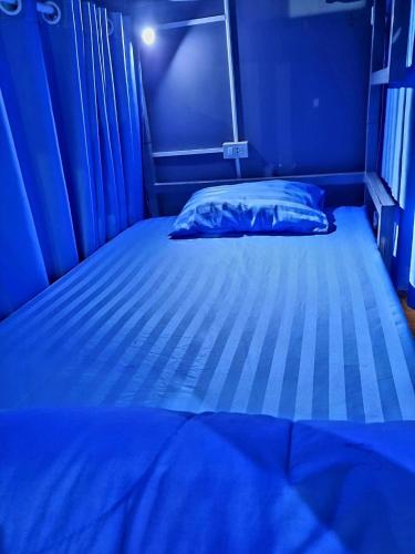 Katil atau katil-katil dalam bilik di T2B Hostel