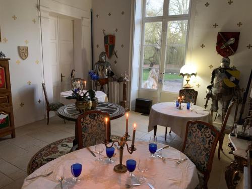 Fotografie z fotogalerie ubytování Chateau des Chevaliers de Grand Tonne v destinaci Sainte-Croix-Grand-Tonne