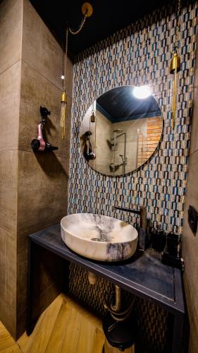 Ένα μπάνιο στο Anbani Apartments - City Center