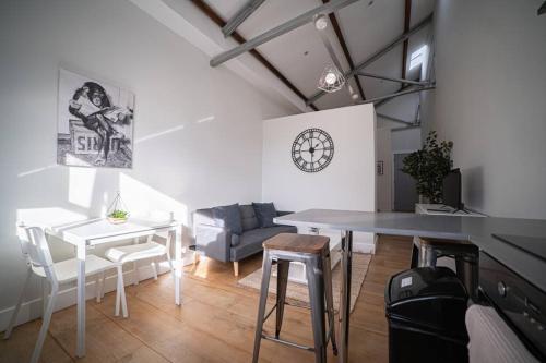 Istumisnurk majutusasutuses Train Station Apartments