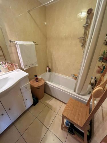 Kúpeľňa v ubytovaní Chambre privée avec terrasse au port de Nice