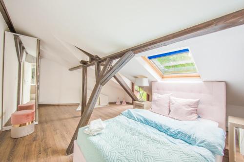 Ένα ή περισσότερα κρεβάτια σε δωμάτιο στο Mediterrane Maisonette-traumhaftes Feriendomizil