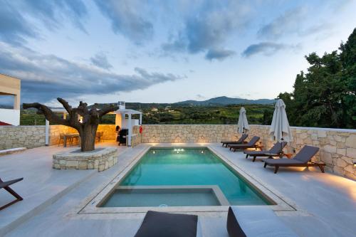 Πισίνα στο ή κοντά στο La Serena Residence & Farm with Heated Pool