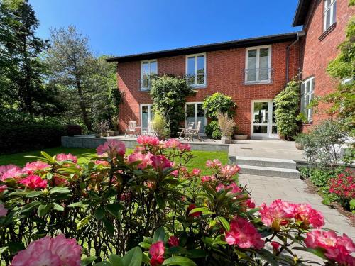 Jardín al aire libre en Hotel Aahøj