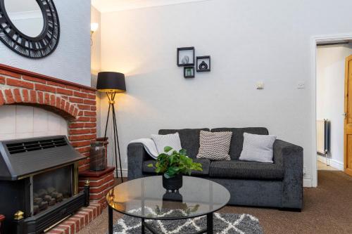 Foto sihtkohas Darlington asuva majutusasutuse Comfy and homely ideal for families and contractors hosted by Our Home Short Stays fast WiFi and crisp white hotel standard linen galeriist