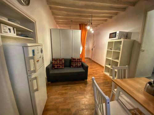 A kitchen or kitchenette at Casa Uberto