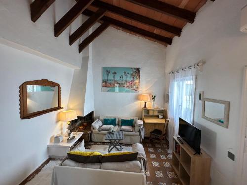 Casa Bela, casa reformada en Marbella muy cerca de la playa