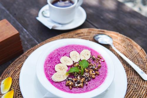 Jídlo v hostelu nebo okolí