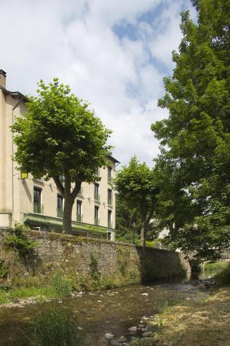 Φωτογραφία από το άλμπουμ του Logis Hôtel Restaurant Le Mont Aigoual σε Meyrueis