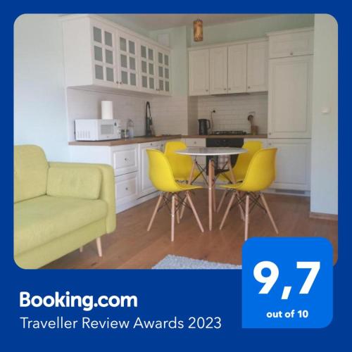 ŁADNE MIESZKANIE W PRZYJAZNEJ OKOLICY - NICE APARTMENT IN a FRIENDLY NEIGHBORHOOD