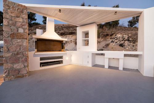 Fotografie z fotogalerie ubytování Sleeps8-Parking-Garden-Pool-SunSets-Barbeque v destinaci Emporio