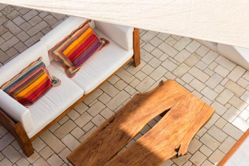 Posezení v ubytování Sleeps8-Parking-Garden-Pool-SunSets-Barbeque